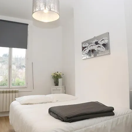 3 Pieces 아파트 *