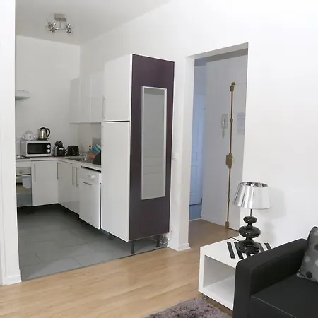 3 Pieces 아파트 *